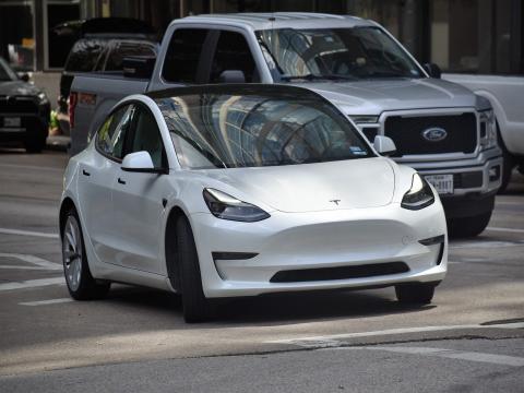 Anhängerkupplung nachrüsten Tesla Auto Till München