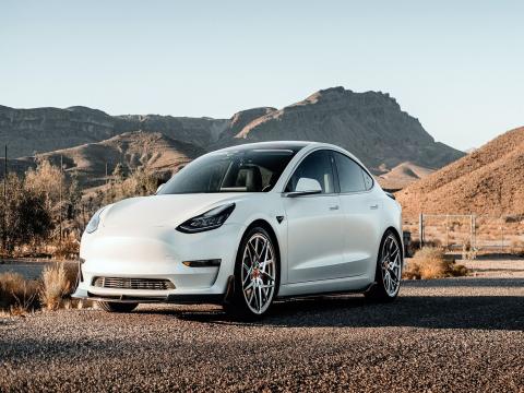 Tesla Model 3 mit Garantie, Parksensoren (USS) und Zubehör