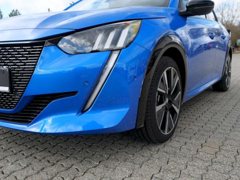 Peugeot 208 Vertigo Blau GT Line Auto Till München
