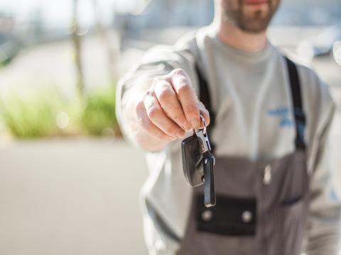 Zulassungsservice Schlüssel Übergabe Auto Till München Zulassungsservice Schlüssel Übergabe Auto Till München