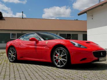 Nanoversiegelung Ferrari California T Rot