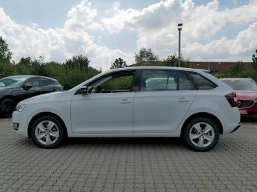 Skoda rapid spaceback Style moon white metallic